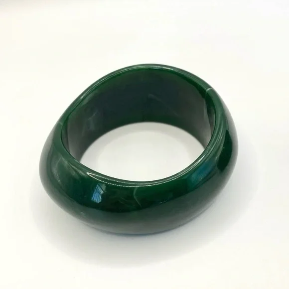 Contemporary Green Bangle - Picture 2 of 2